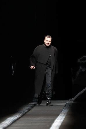 diseñador de fendi|Kim Jones: desde la infancia en hasta el éxito en las casas de .